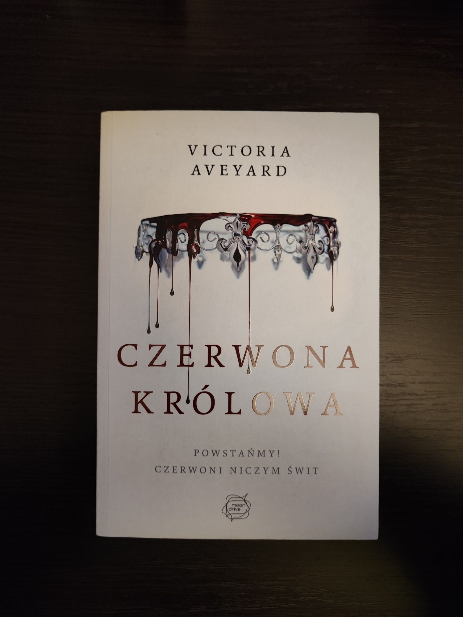 Victoria Aveyard "Czerwona Królowa"