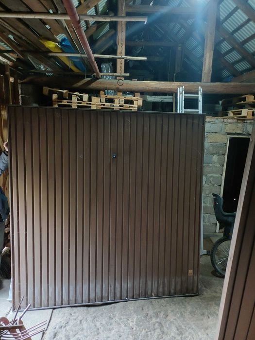 Drzwi garażowe podnoszone 250cm x 245cm