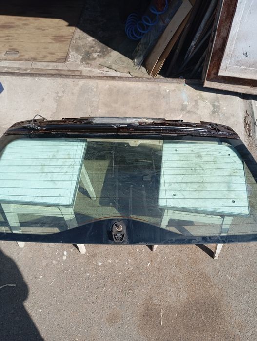 Скло заднє на BMW 5серія