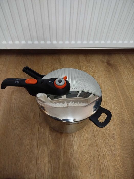 Uszkodzony szybkowar  Tefal 6L - nigdy nie używany