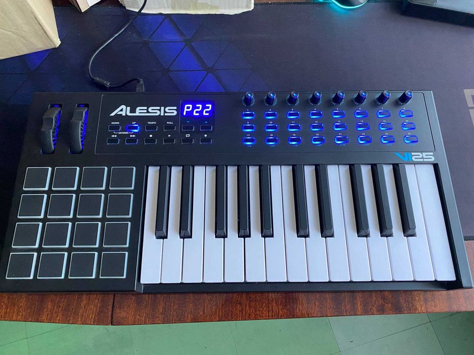 MIDI клавіатура, MIDI контроллер | Alesis VI25 | відмінний стан