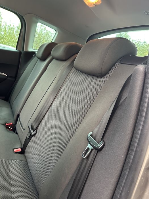 Автомобіль Peugeot 3008