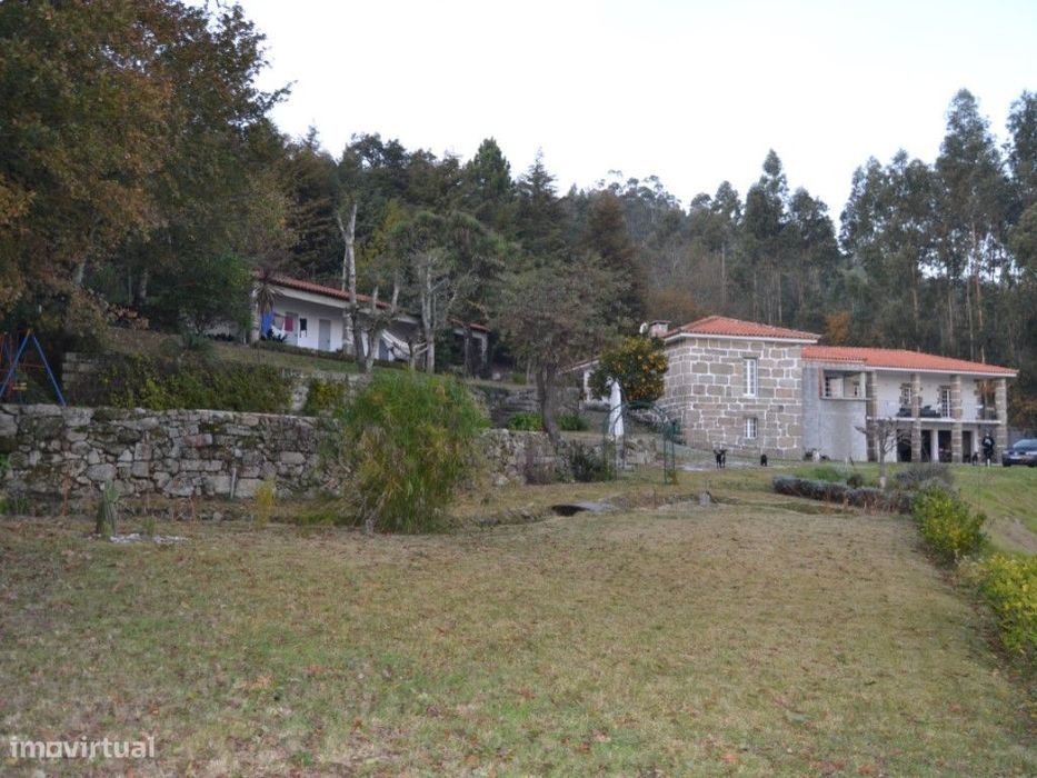 Moradia T3 c/ piscina, em Valpedre - Penafiel.