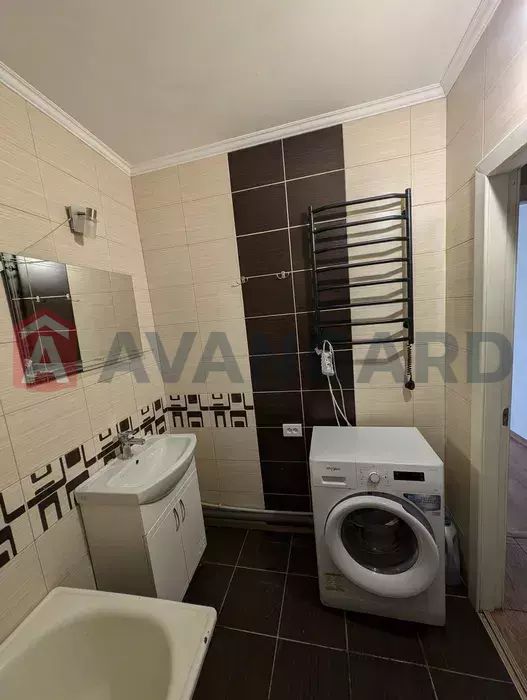 Здається 3-х кімнатна квартира на Черемушках.