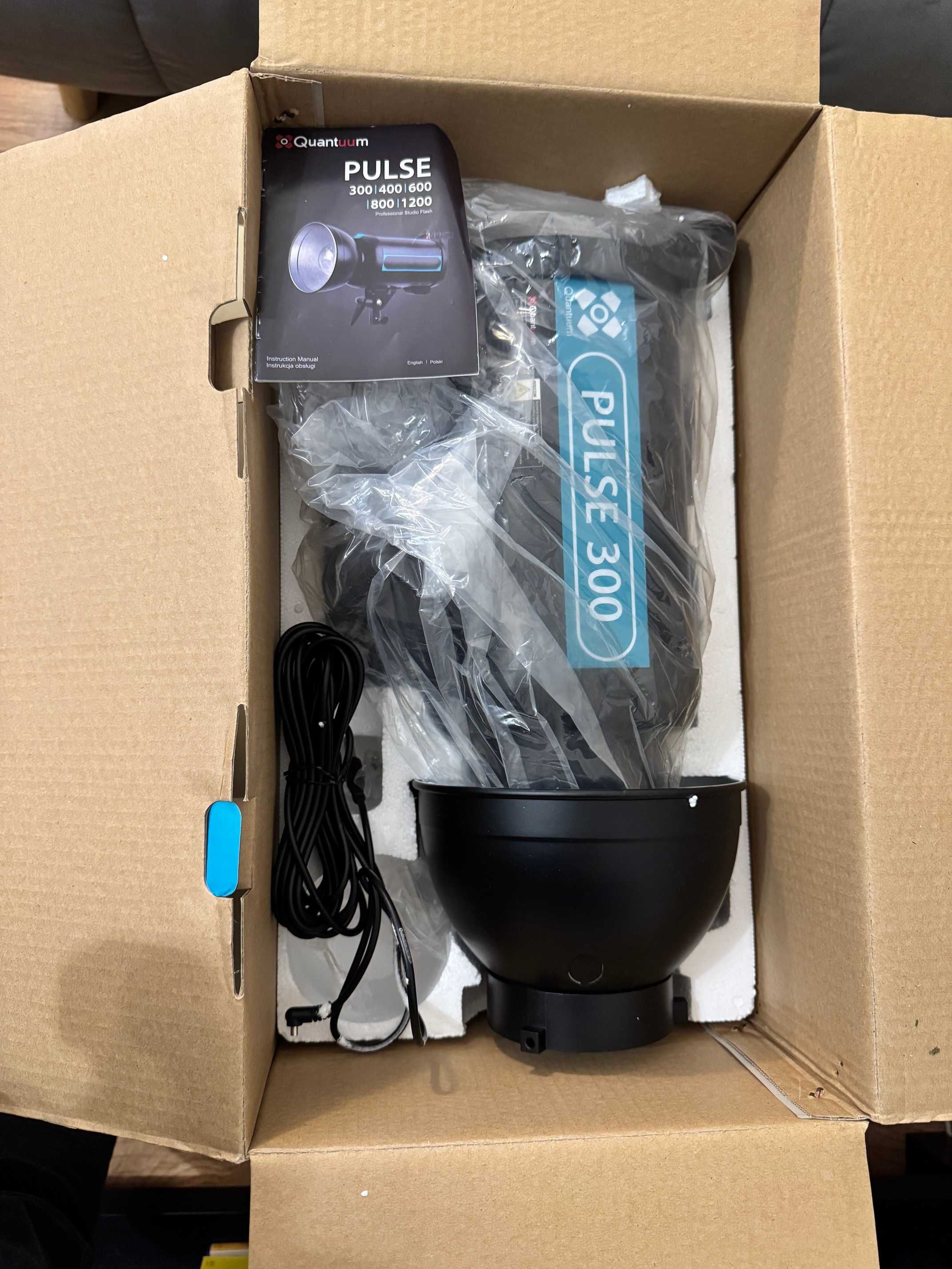 Lampa studyjna Quantuum Quadralite Pulse 300 mocowanie Bowens