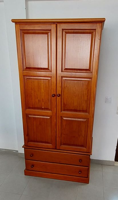 Roupeiro / armário com varão e 2 gavetas