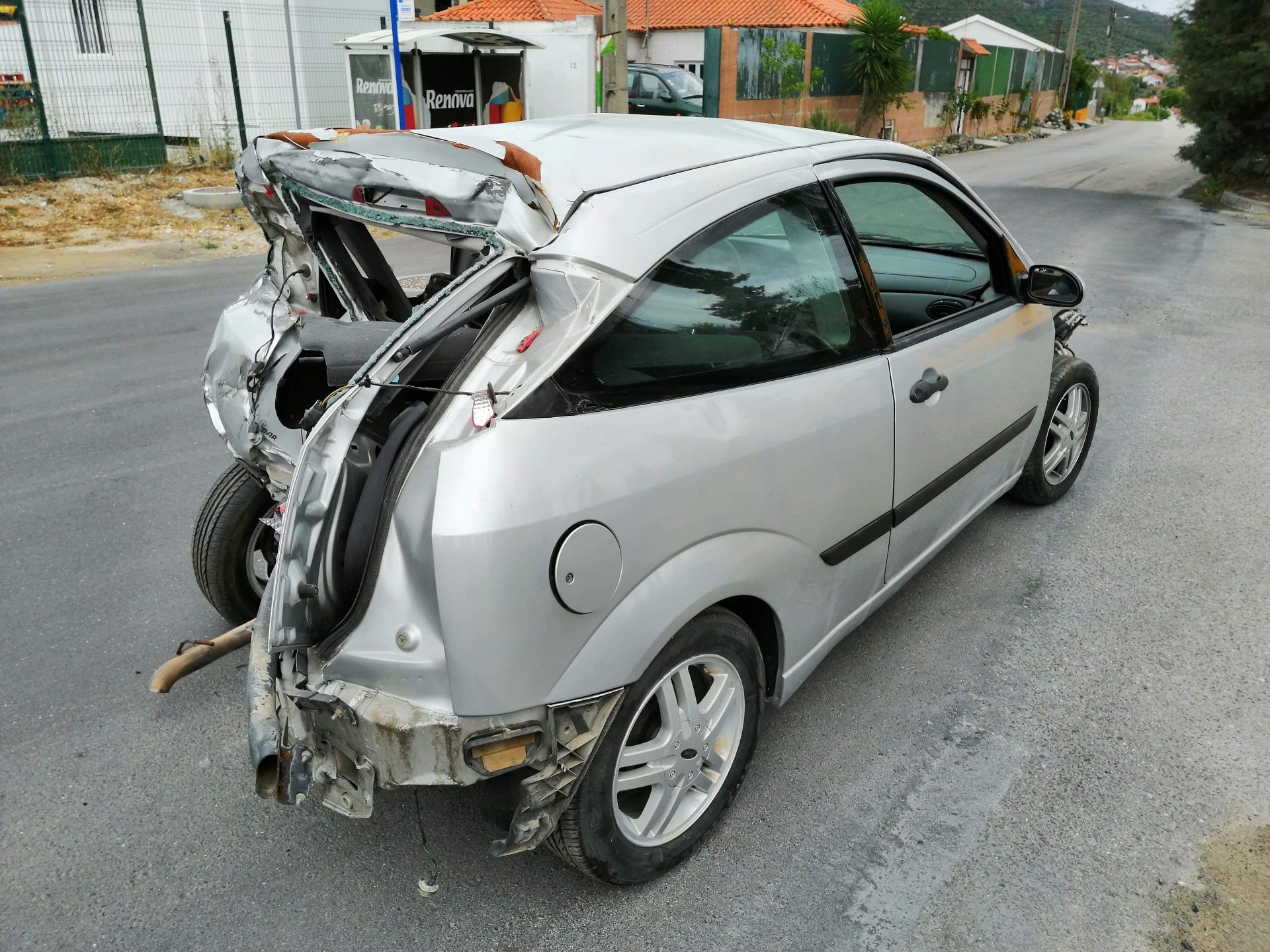 Ford Focus 1.8 TDDi 90 cavalos ano 12 /2003 boa mecânica para peças