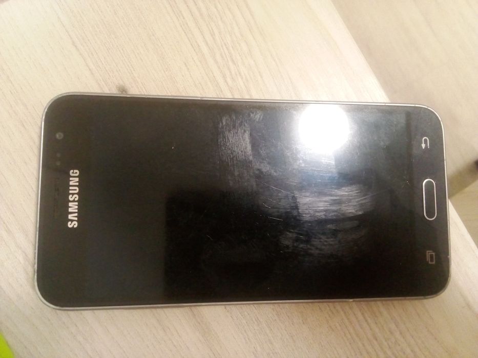 Самсунг J3.    2016