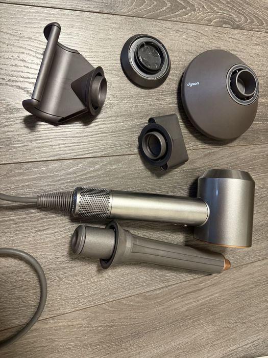 Dyson supersonic дайсон фен диффузор укладка выпрямление Коанда локоны