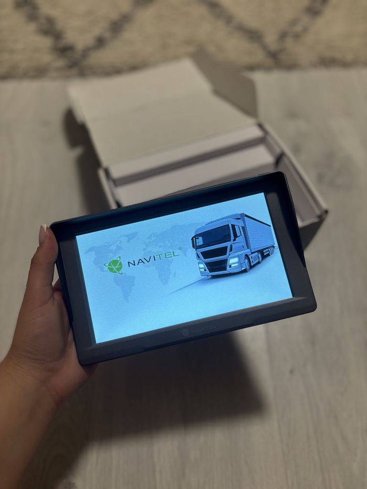 автомобільний GPS-навігатор Navitel E777
