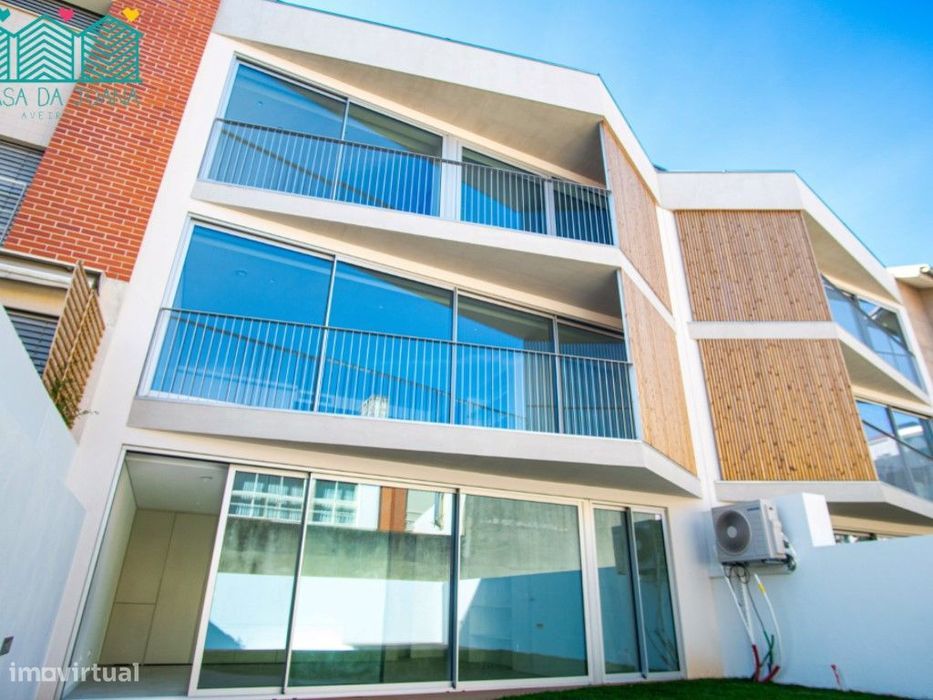 Moradia com Piscina e Garagem em Aveiro