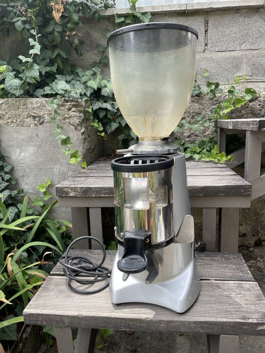 Кавомолка бункерна