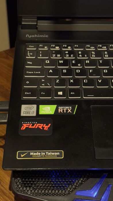 Portátil Gaming GIGABYTE AORUS 5 - Intel i7, RTX 2060