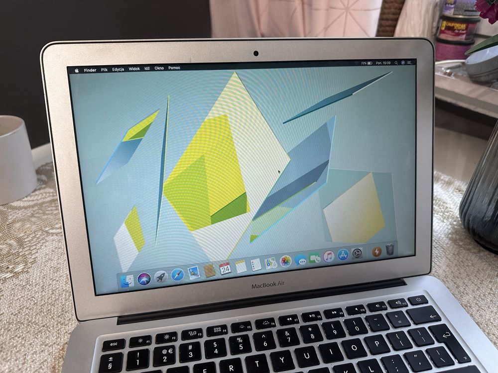 Gwarancja 12 msc Macbook Air 13 i5 128 SSD 4GB super stan