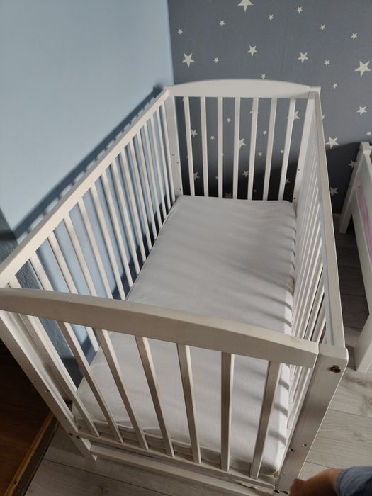 Łóżeczko niemowlęce z szuflada