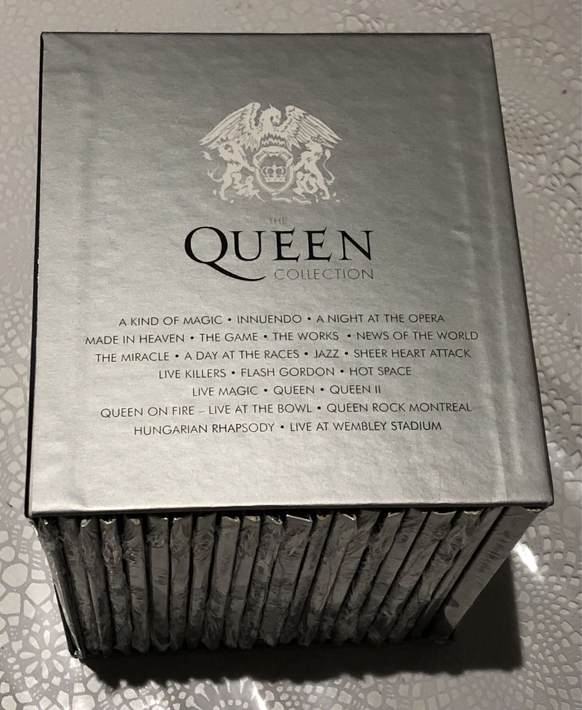 The Queen Collection Box