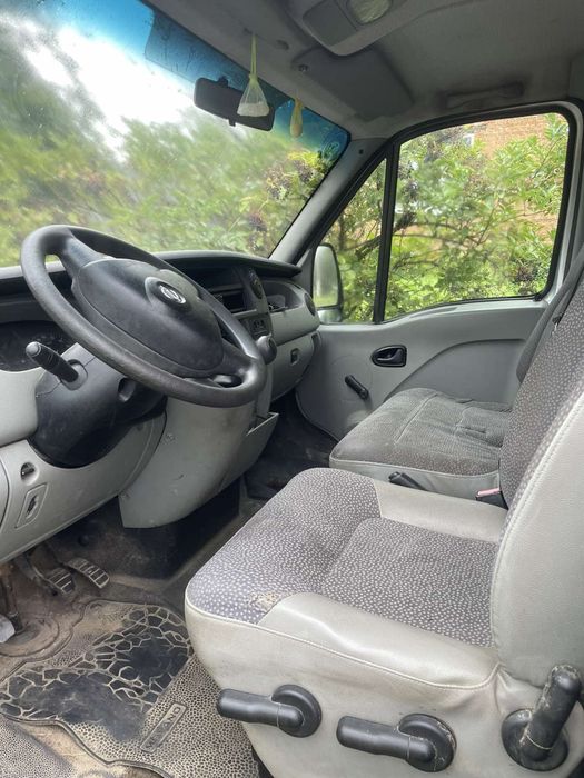 Автомобіль Опель Мовано 2005 року