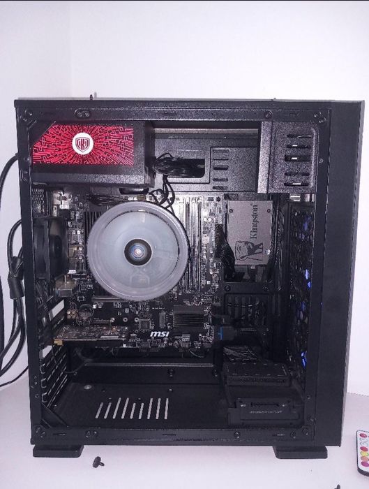 Computador gaming e monitor