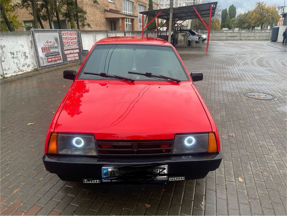 Продаю машину срочно все вопросы по телефону