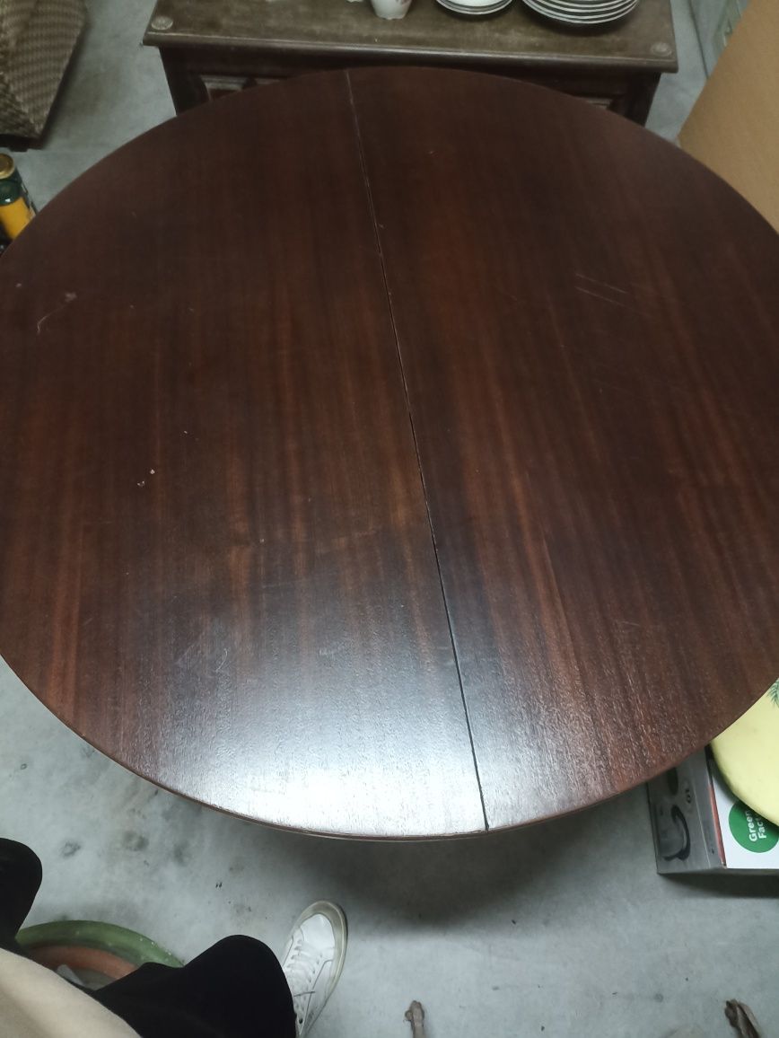 Mesa em madeira extensível