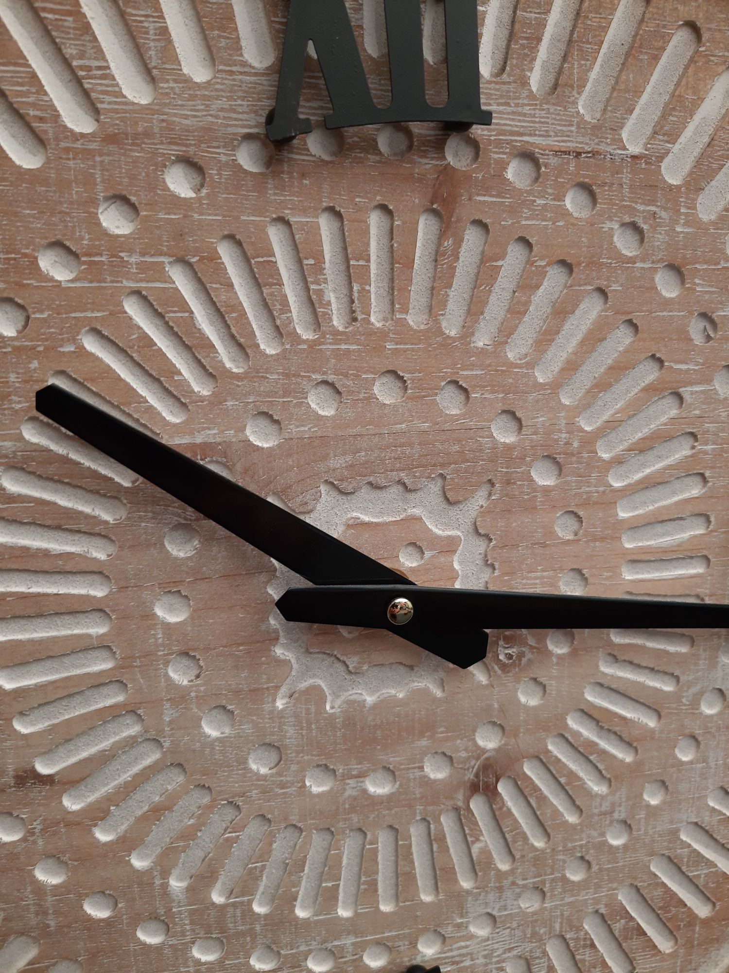 Industrialny zegar koło w kwadracie