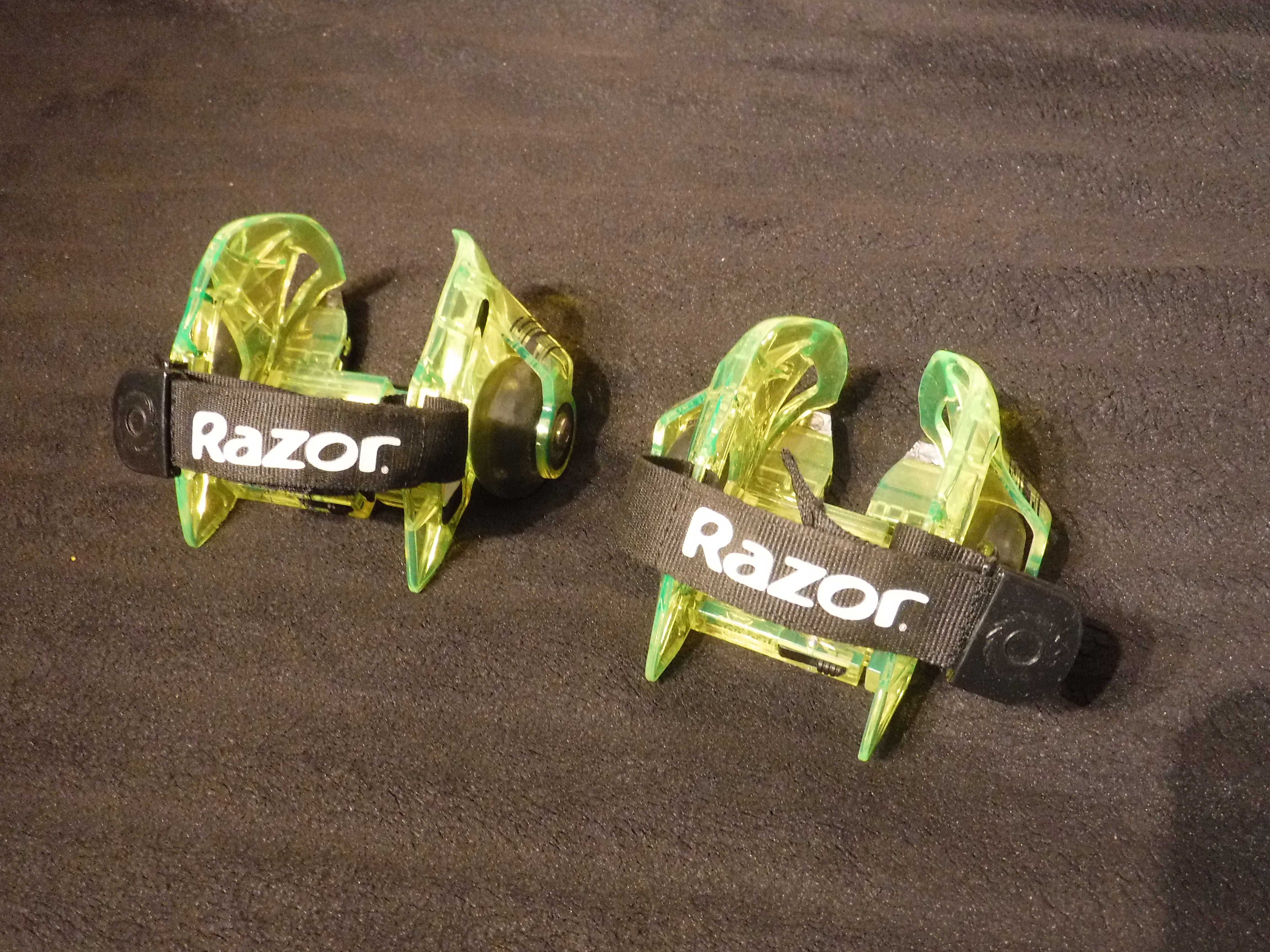 RAZOR JETTS  DLX  rolki . wrotki na buty  .