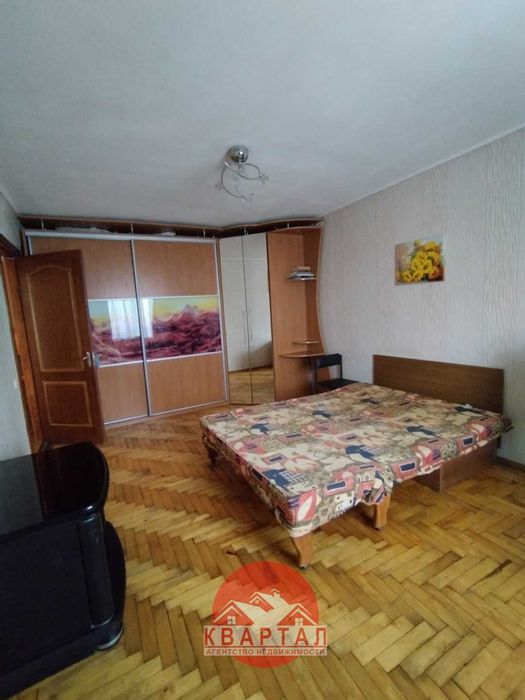 Продается 2-х комн. студия, р-н пл. Запорожская, недалеко от проспекта