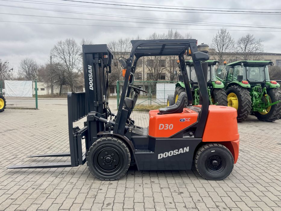 Навантажувач Doosan D30C Дизель Погрузчик