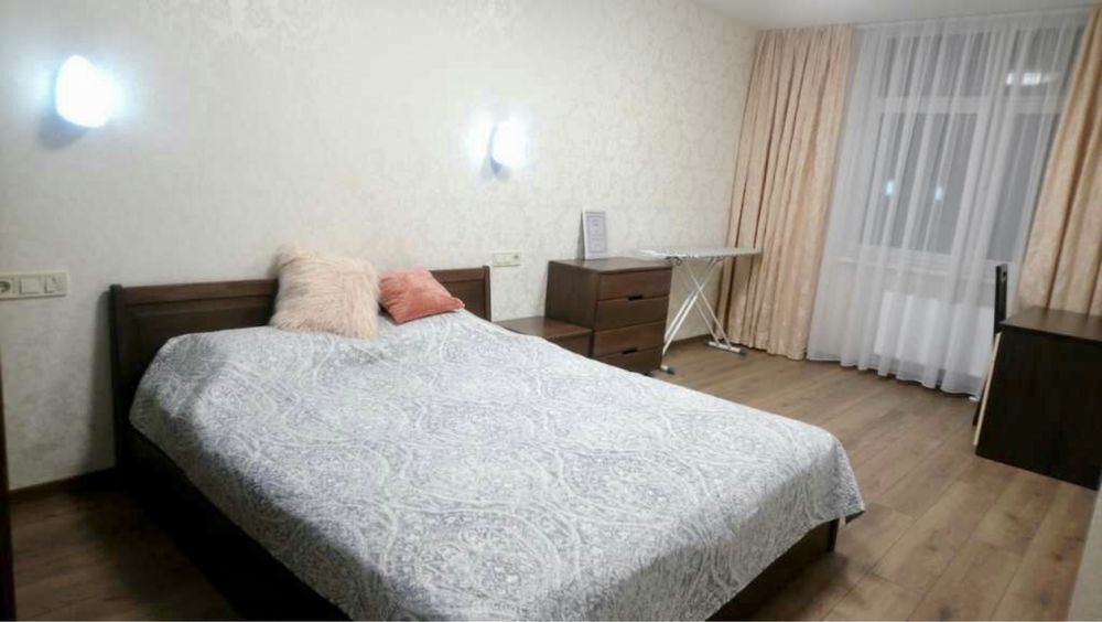 1кім квартира,вул.Ахматової 22, Позняки,Осокорки