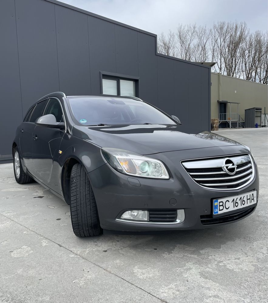 Opel Insignia 2.0 дизель Автомат