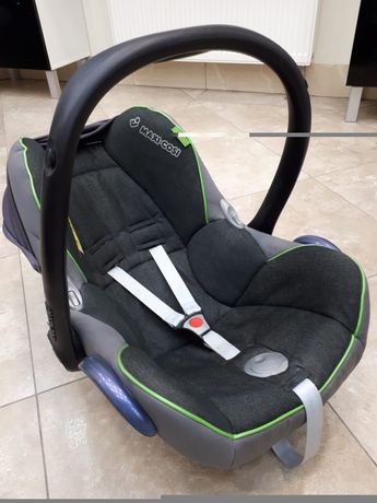 Крісло дитяче в машину від народження