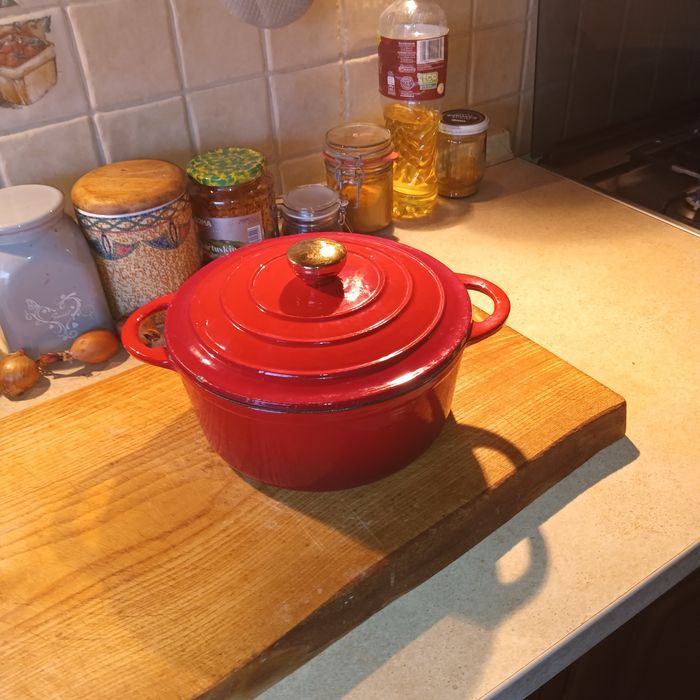 Garnek żeliwny,emaliowany