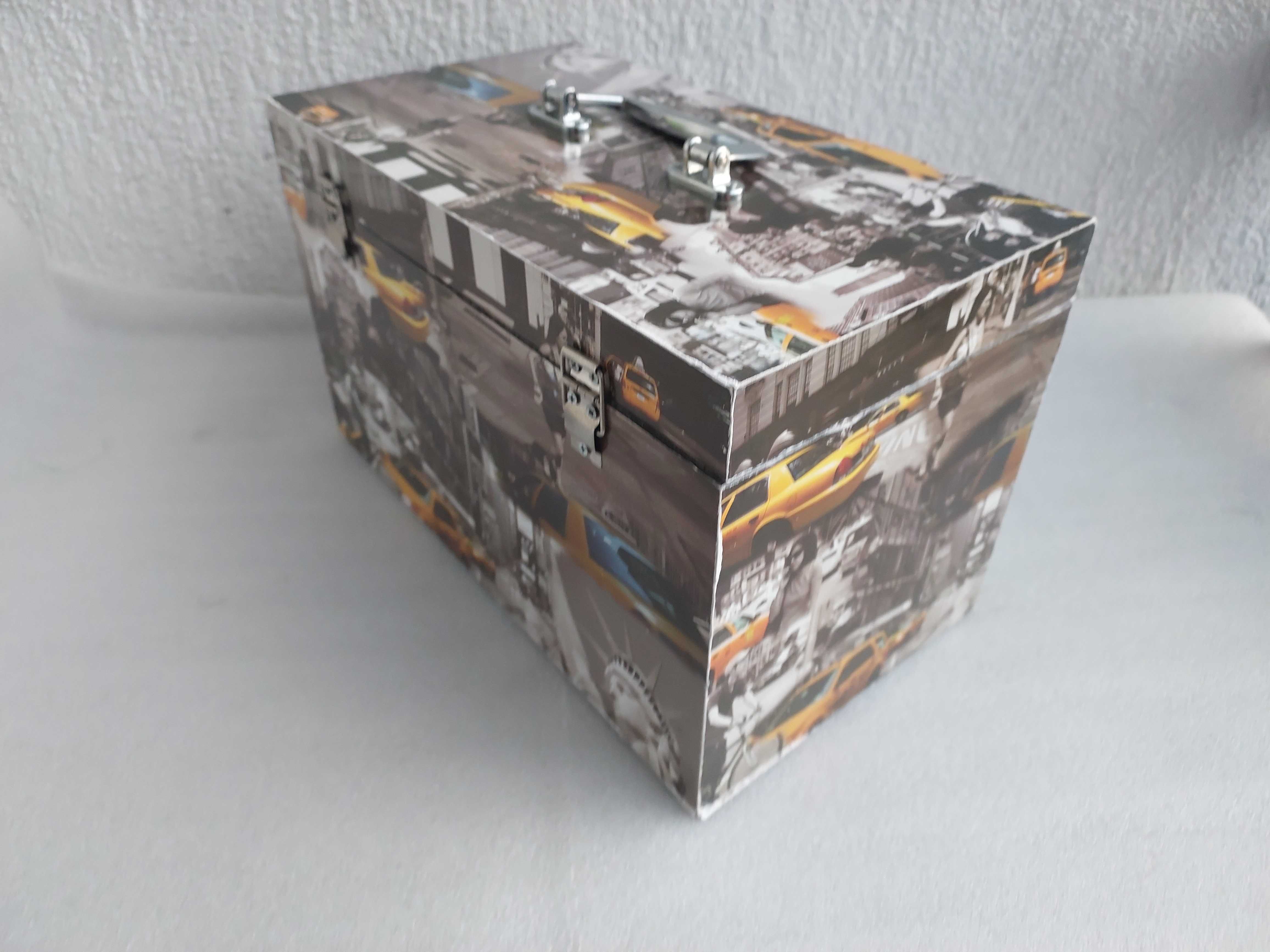 Pojemnik pudełko JYSK z pokrywą i rączką CITY 32x18x19 InPost
