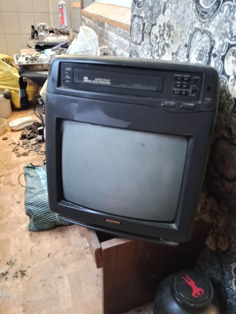 Продам видеодвойку daewoo DwT-14850
