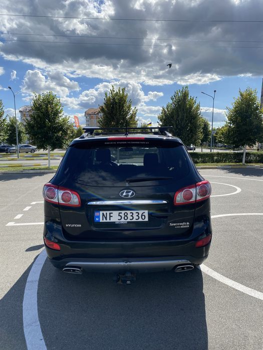 Продам Hyndai fanta fe Рестайлінг 2012 2,0d 4x4 110kw