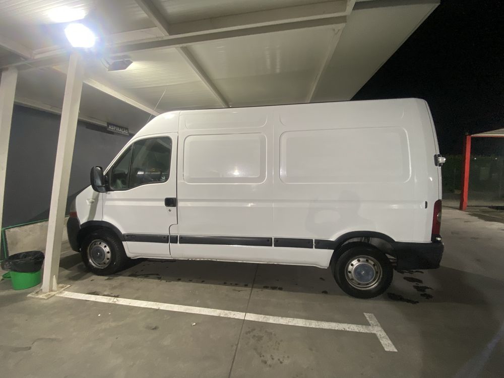 Renalt master carro pronto a trabalhar