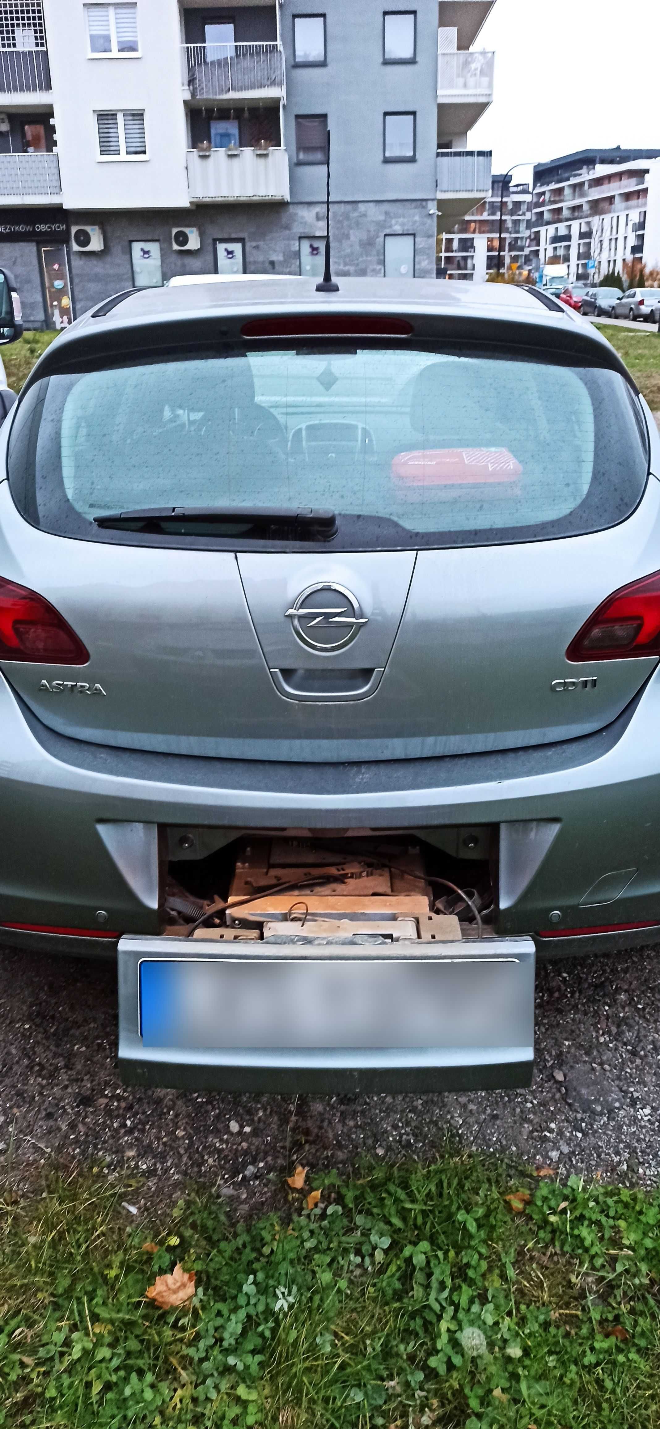 Astra J 1,7 Cdti 2010  146 000km