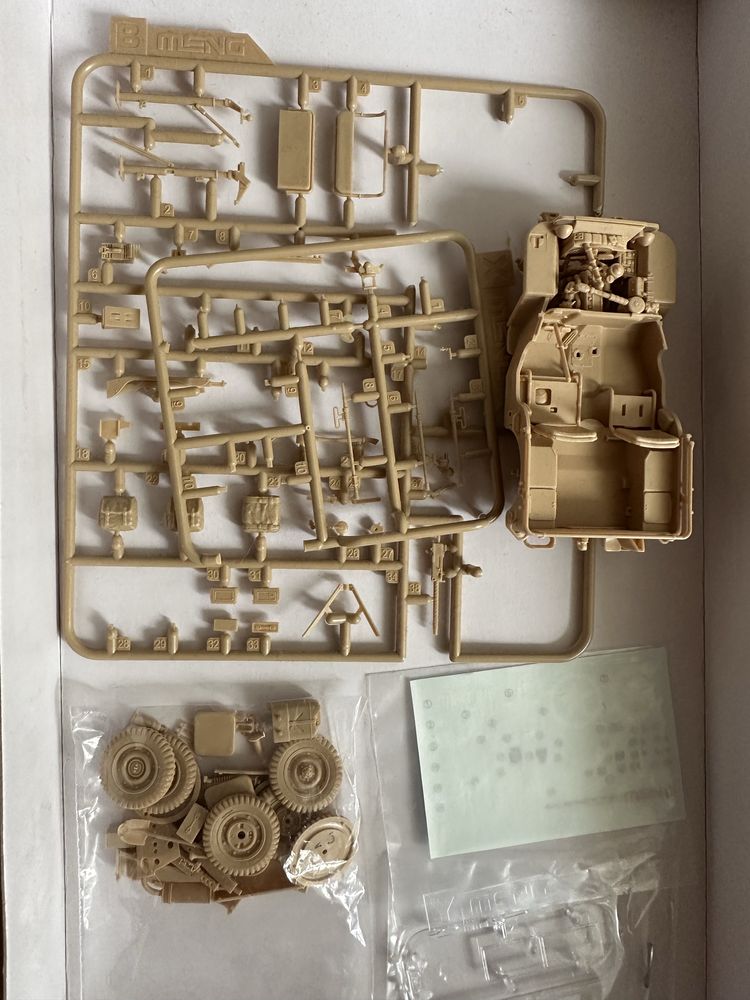 Meng Model VS011 MB Jeep Willys "Sonny Boy"