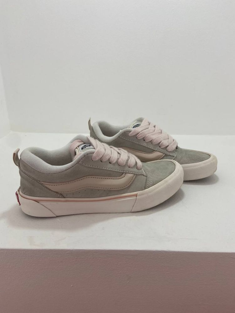 Сіро-рожеві Vans Knu Skool