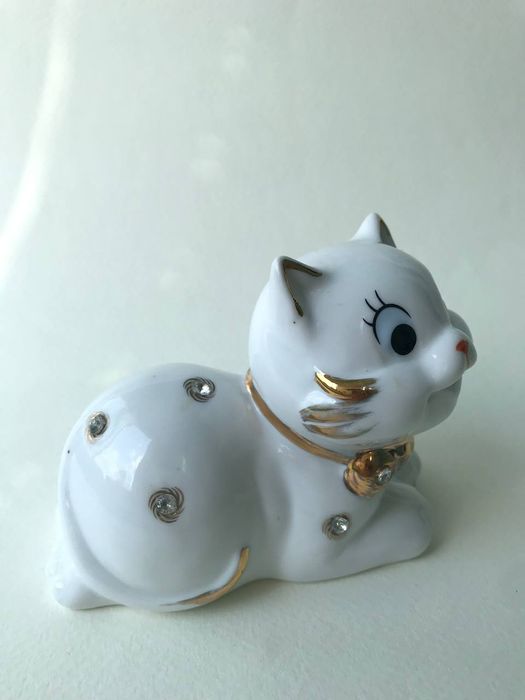 Кошка статуэтка фарфор