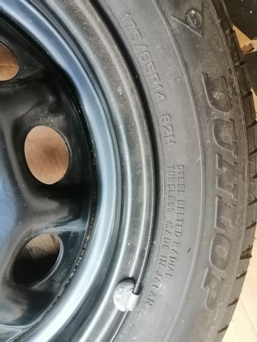 Opona Dunlop Sport z felgą stal 175/65/14 4x100