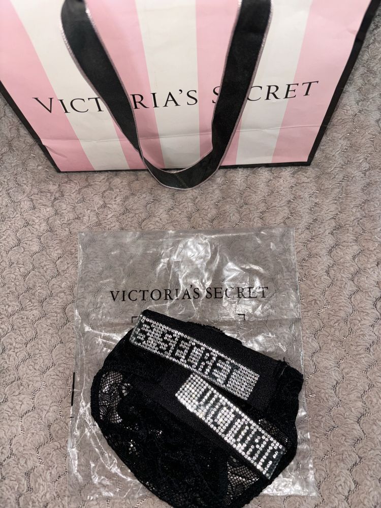 Majtki Victoria’s Secret z kryształkami