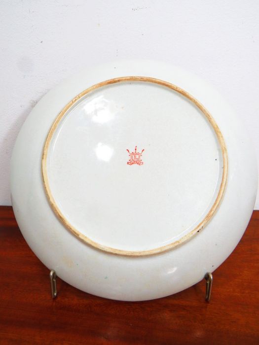 Prato brasonado da UW.