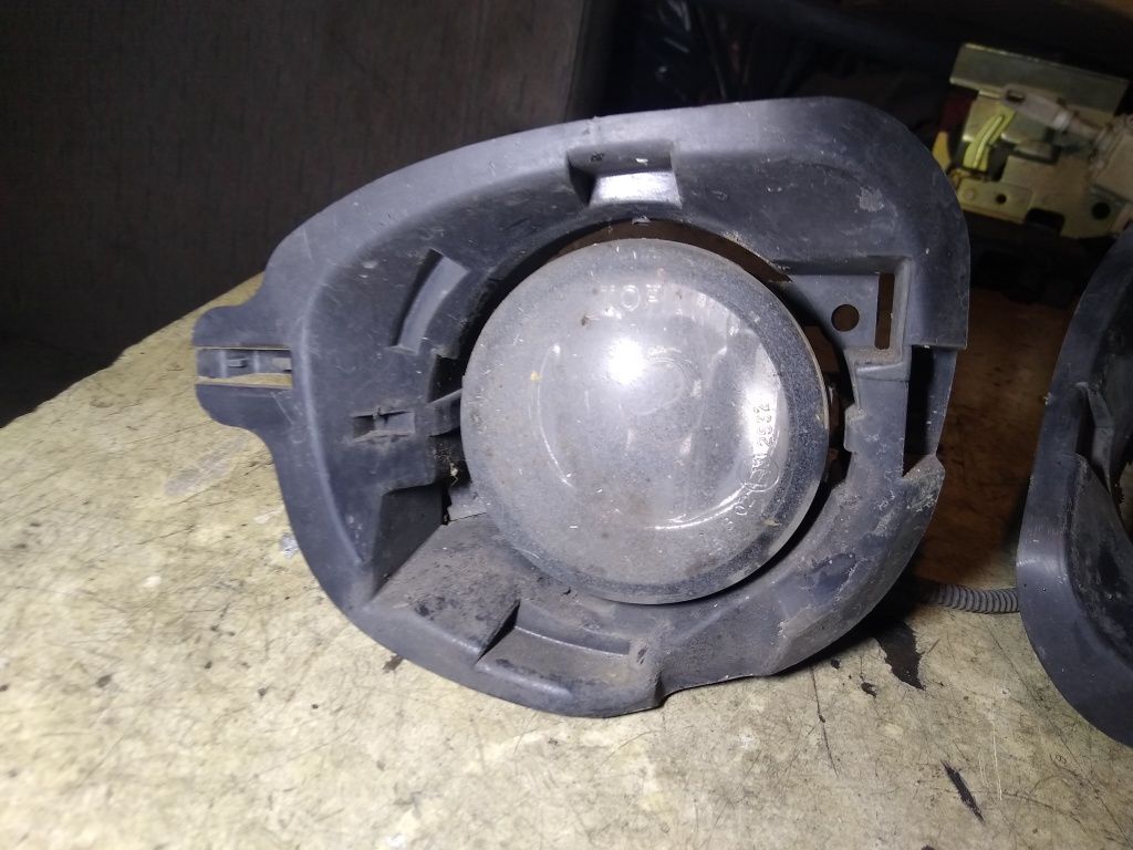 Halogen lewy prawy dacia Logan I