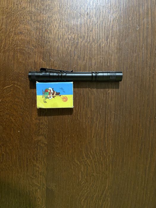 Продам компактний ліхтарик