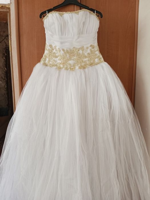 Весільна сукня бу