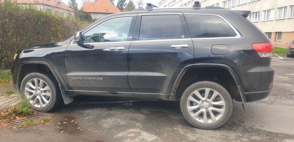 Jeep grand cherokee wk2 5.7