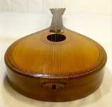 Guitarra portuguesa muito antiga.