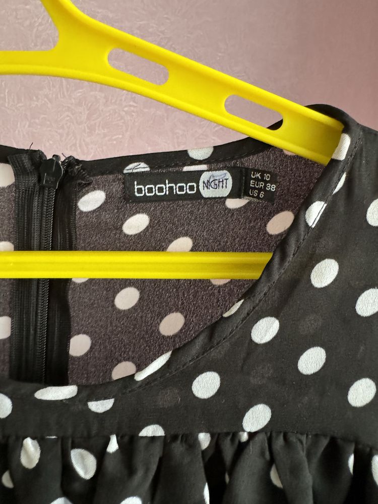 сукня Boohoo з підклаткою