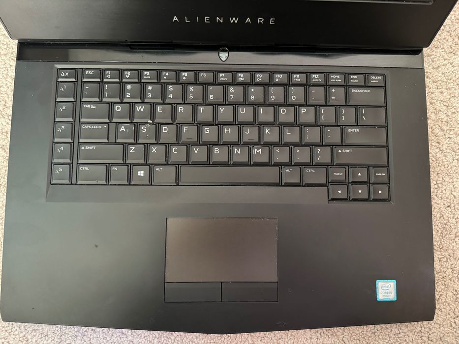 Sprzedam laptop Alienware 15 R3 i5/GTX 1060/16 GB RAM/SSD 250GB+HDD1TB